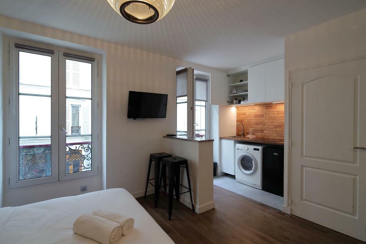Apartament Studio De Charme Proche Tour Eiffel Et Rue Cler Paryż Zewnętrze zdjęcie