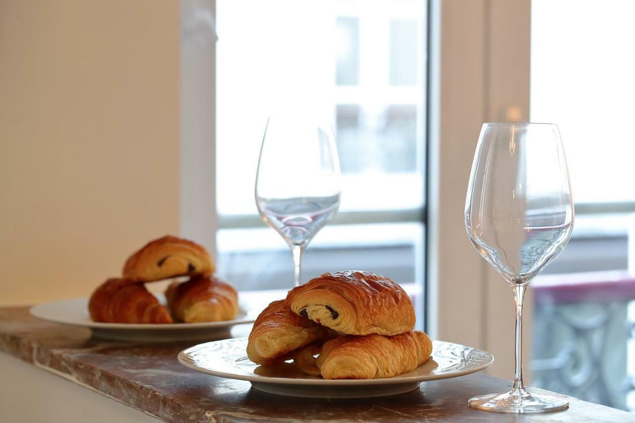 Apartament Studio De Charme Proche Tour Eiffel Et Rue Cler Paryż Zewnętrze zdjęcie